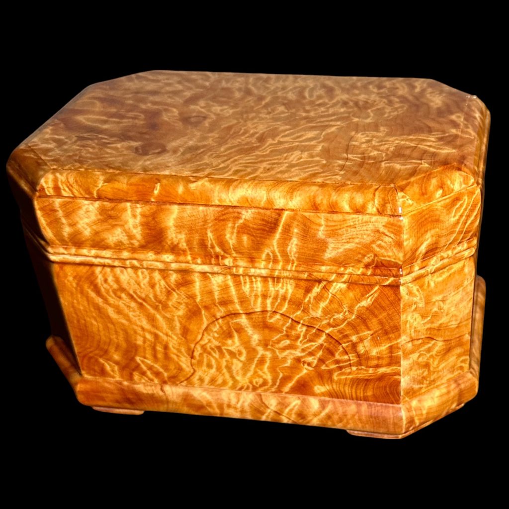 細捲豆瘤花珠寶盒